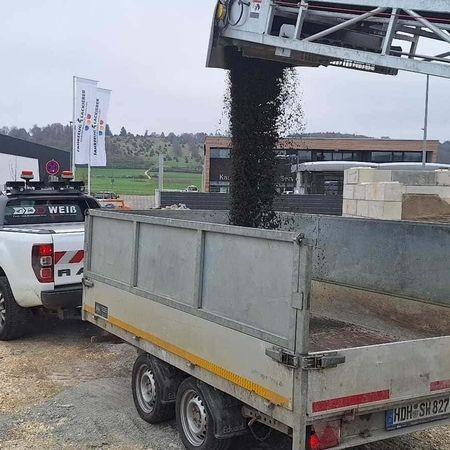 Betontankstelle auf unserem Lagerplatz für Schüttgüter