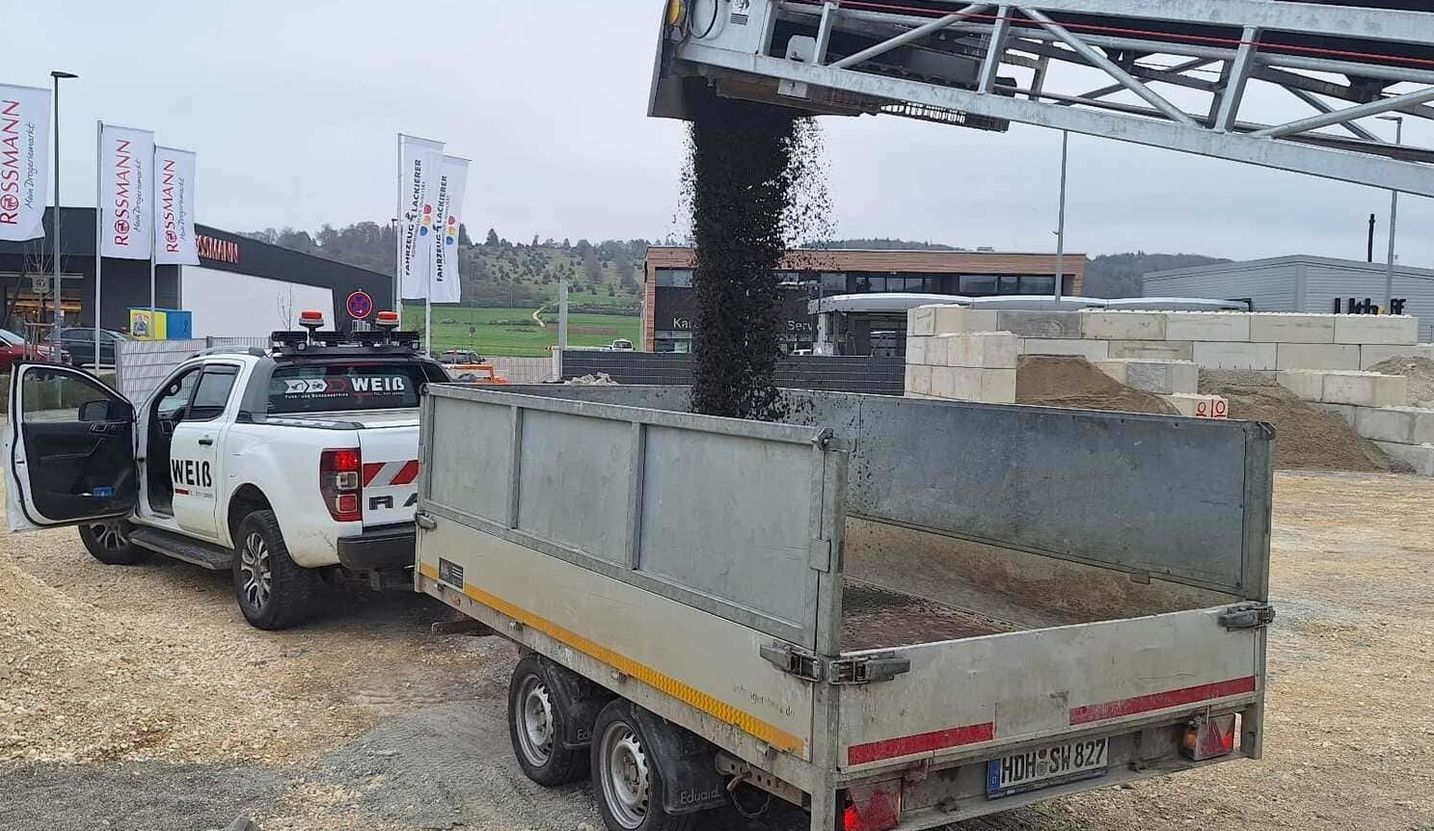 Betontankstelle auf unserem Lagerplatz für Schüttgüter